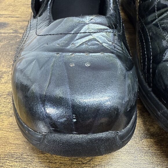 Drew P221 Last Womens 7M Mary Jane Silver Black Mix Patent Leather Comfort Shoe - Picture 3 of 16